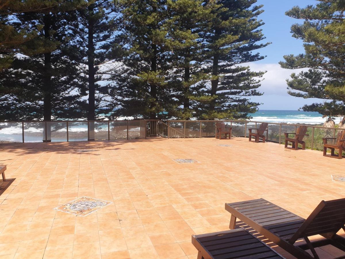 Sea Otters Lodge Kini Bay Bagian luar foto