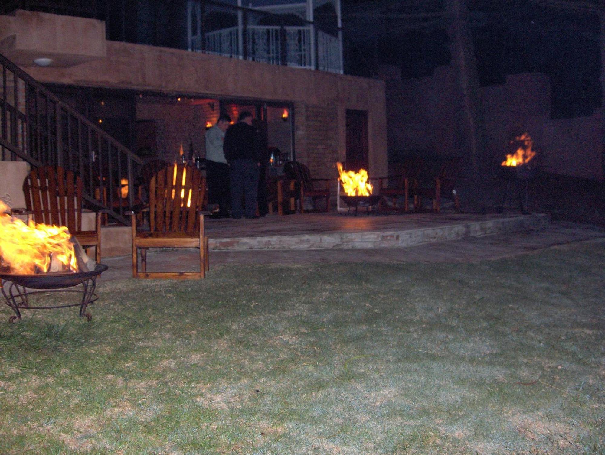 Sea Otters Lodge Kini Bay Bagian luar foto