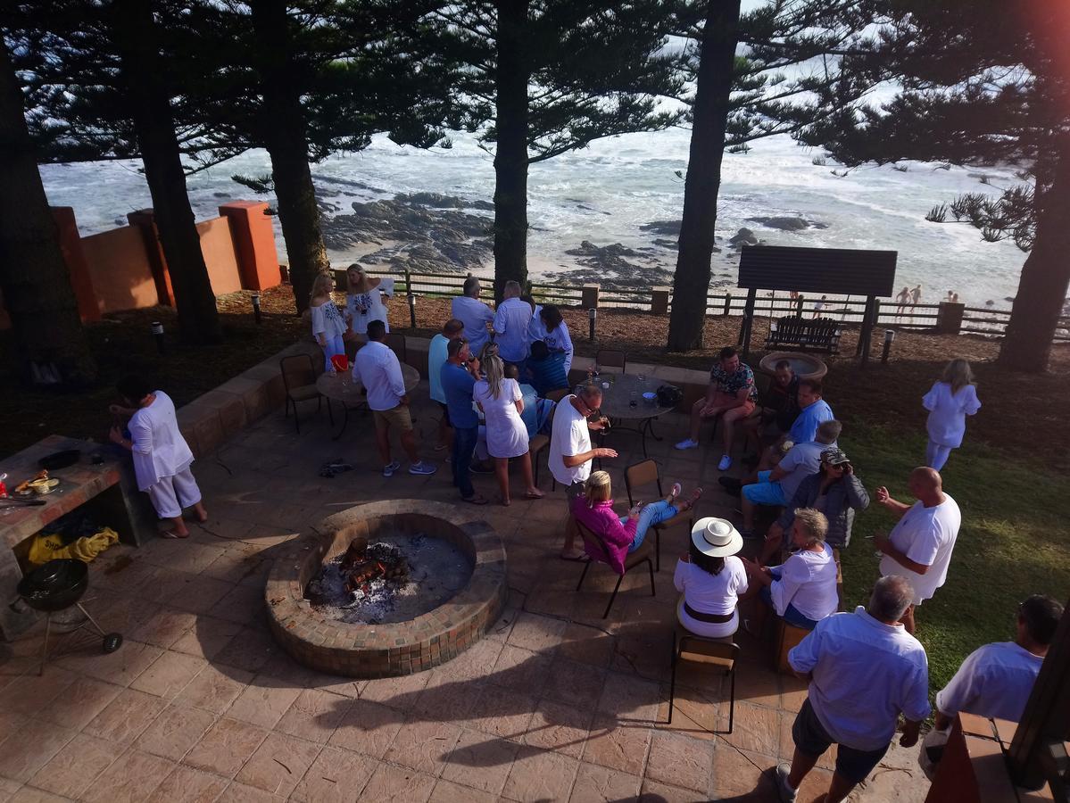 Sea Otters Lodge Kini Bay Bagian luar foto