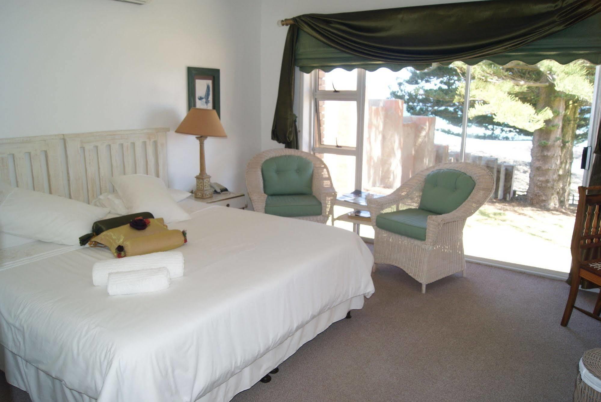 Sea Otters Lodge Kini Bay Bagian luar foto