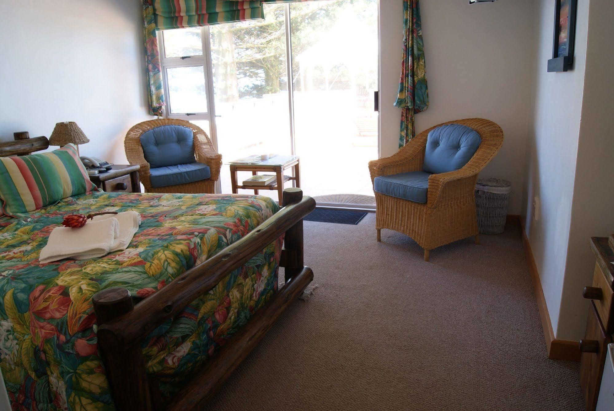 Sea Otters Lodge Kini Bay Bagian luar foto