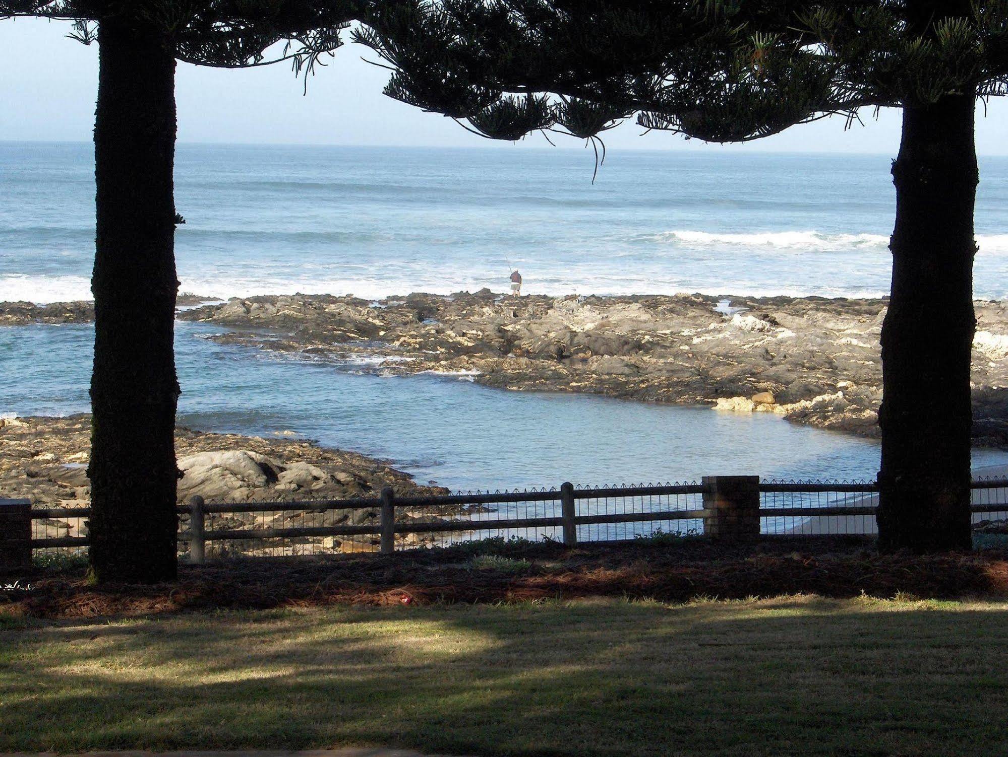 Sea Otters Lodge Kini Bay Bagian luar foto