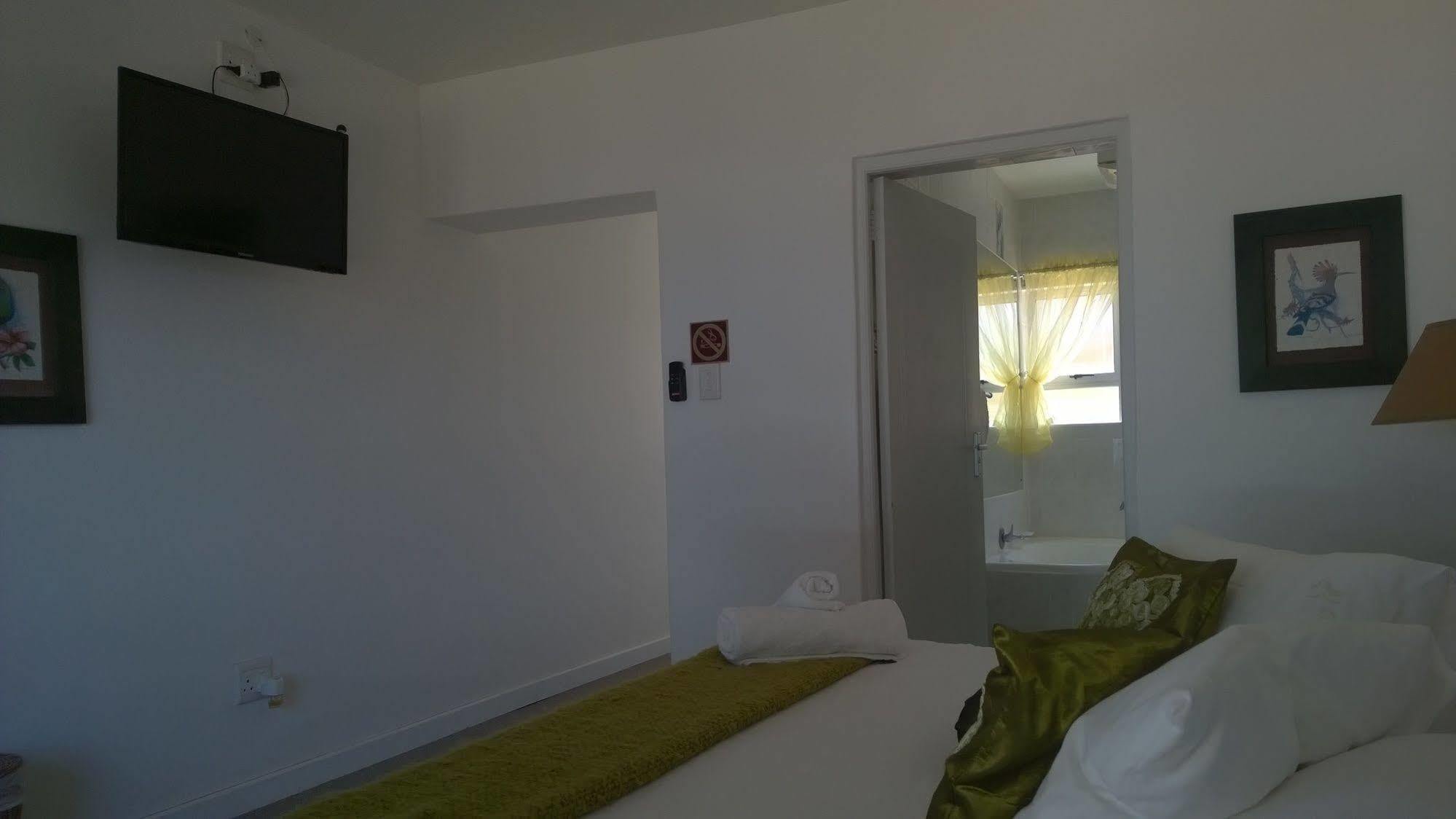 Sea Otters Lodge Kini Bay Bagian luar foto