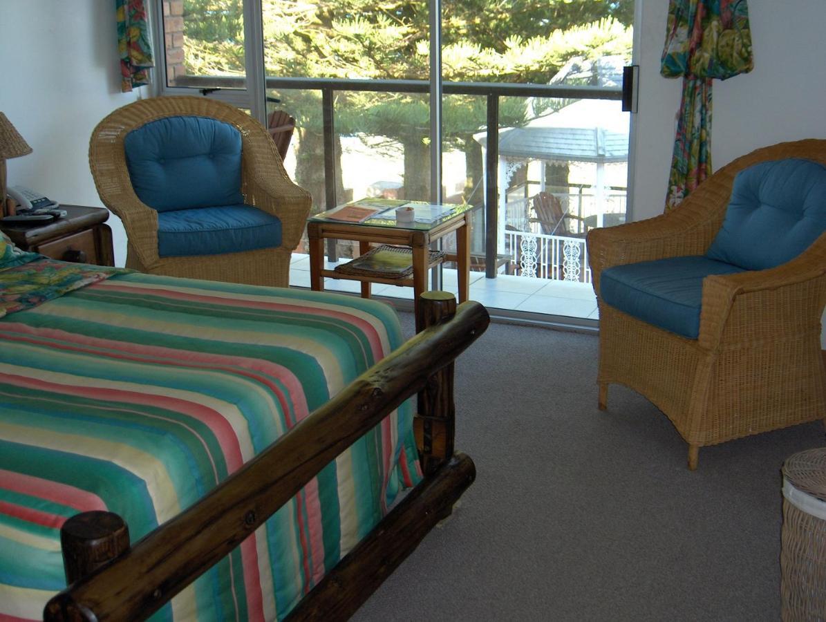 Sea Otters Lodge Kini Bay Bagian luar foto